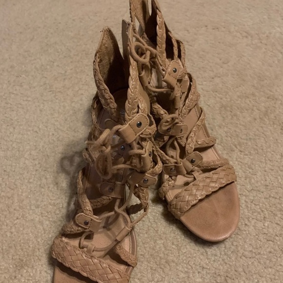 Heels - Picture 1 of 4